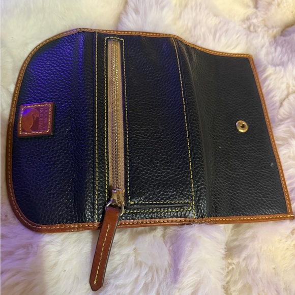 Dooney & Bourke Black and Tan Leather Wallet - Picture 4 of 7